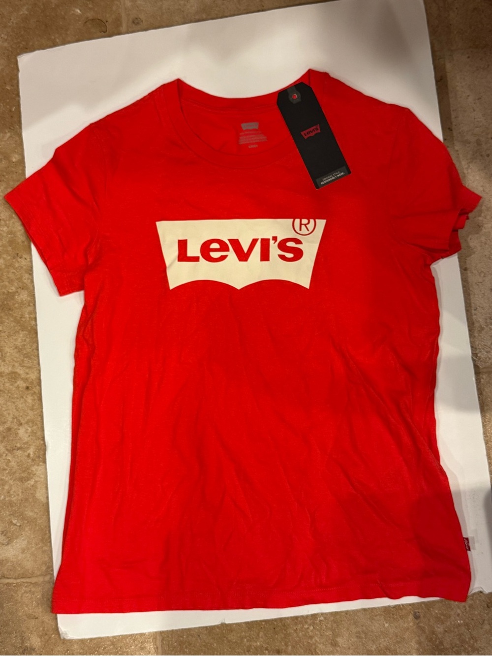 Levi’s Red Batwing Logo Tee Women’s Small NWOT